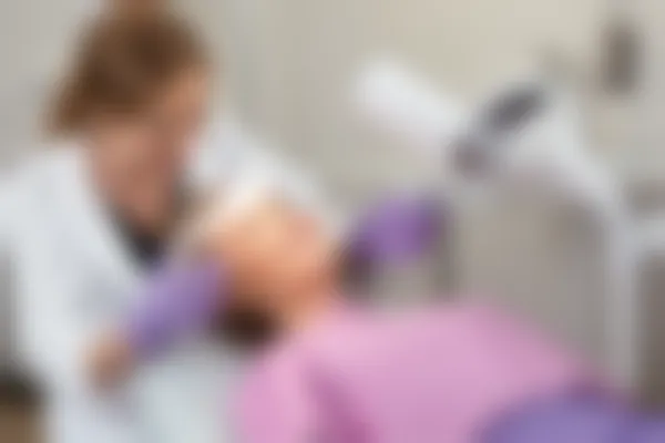补牙期间喝酒是否合适？医生对此有何看法？