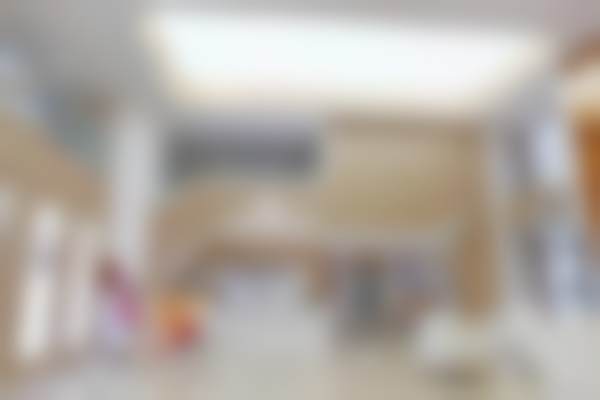 三亚美大夫丽格医疗美容门诊部地理位置便于到院。